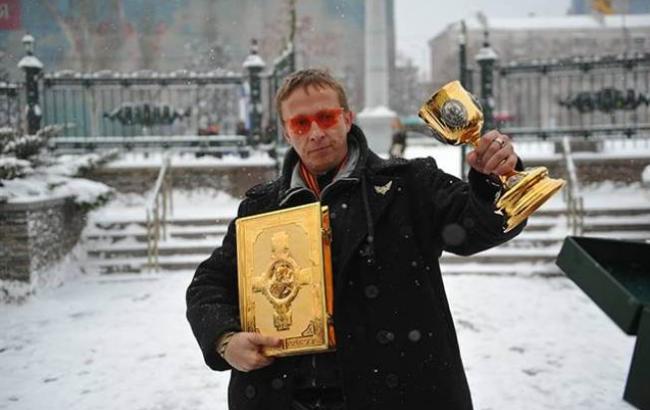 У мережі показали, як Охлобистін став на коліна заради "паспорта ДНР"