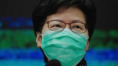 Гонконг закрывает почти все пограничные зоны с Китаем