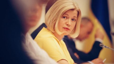 Геращенко: наказывать надо тех, кто вывозит медицинские маски, а не тех, кто болеет