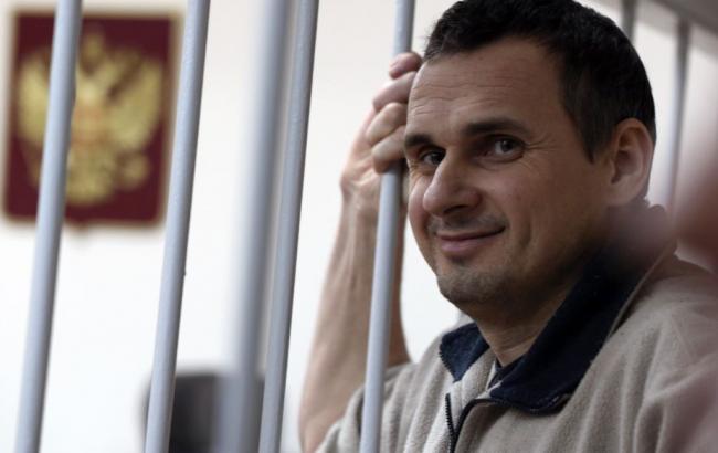 Мін'юст РФ продовжує розглядати запит України про передачу Сенцова і Кольченка