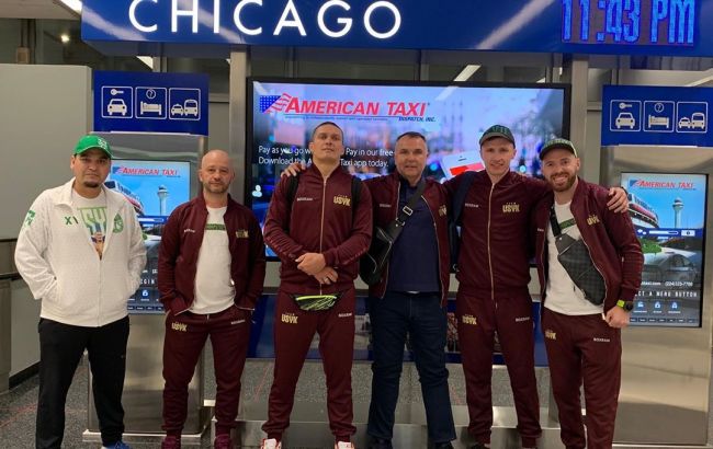 Усик прибыл в Чикаго на дебютный бой в супертяжелом весе