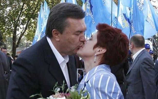 Прес-служба Януковича спростувала його розлучення з дружиною