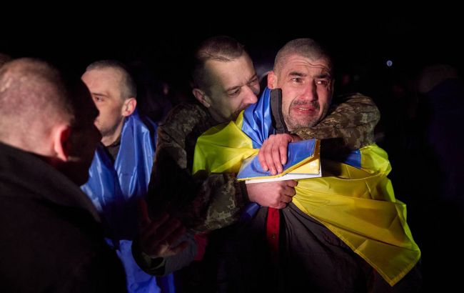 Як спілкуватися з людьми, які пережили полон: запам'ятайте ці поради