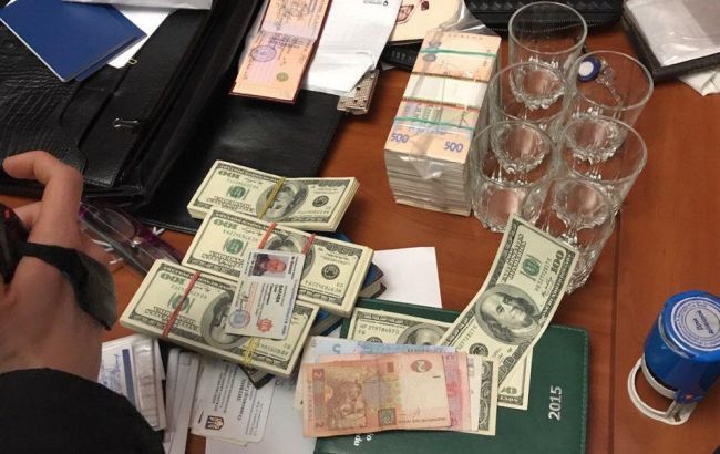 Начальника Голосеевского управления полиции Киева задержали на взятке 34 тыс. долларов