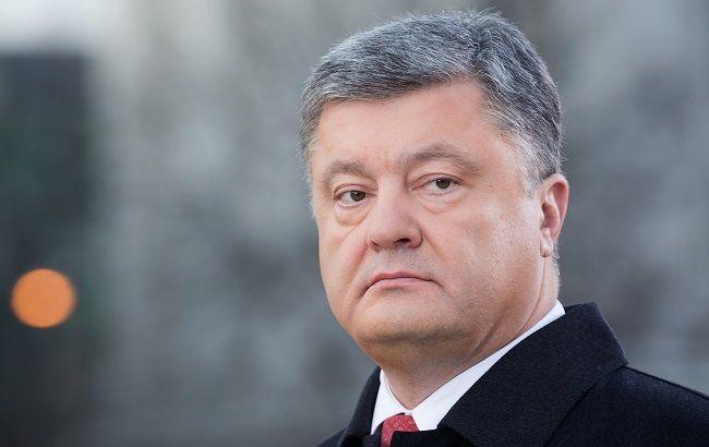 Порошенко закликав посилити санкції проти РФ за системні переслідування українців у Криму