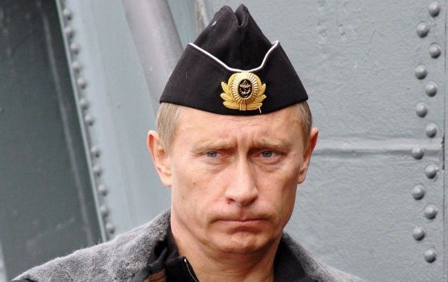 Путін: Росія і далі буде зміцнювати свою армію