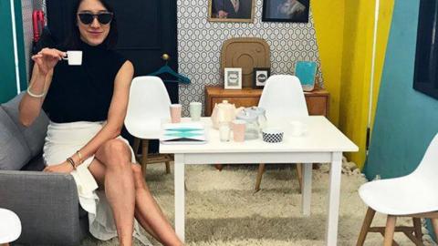 Директор моди в Instagram приміряла костюм від українського дизайнера