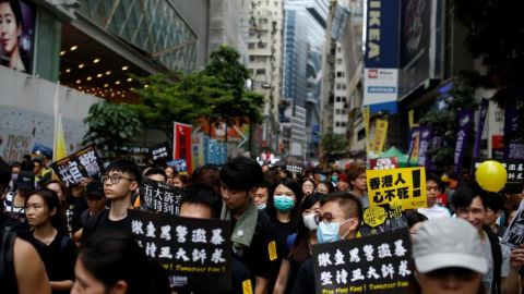 На протестах в Гонконге пострадали 19 человек