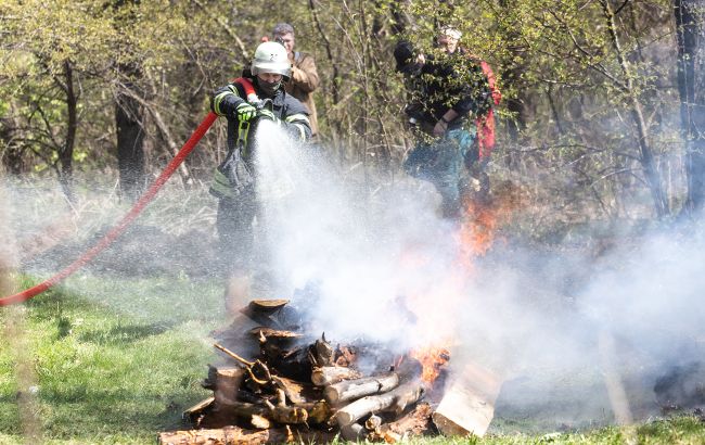 На вихідні по Україні оголосили надзвичайний рівень пожежної небезпеки