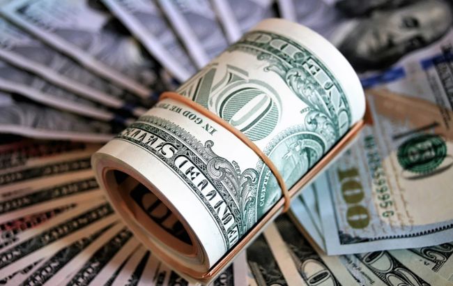 Курс доллара закрылся снижением на межбанке