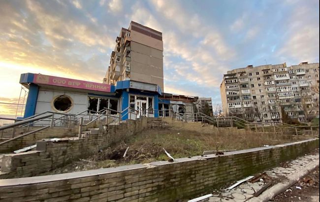 Оккупанты нанесли два удара с авиации по Угледару, разрушив многоэтажку