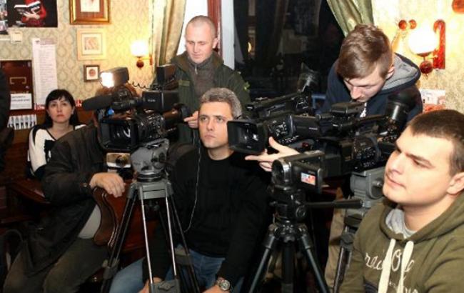 Силы АТО намерены сопровождать украинских журналистов из-за угрозы со стороны боевиков, - штаб