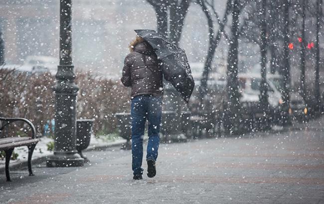 Погода на сьогодні: на заході, півночі і сході України мокрий сніг, температура опуститься до -2