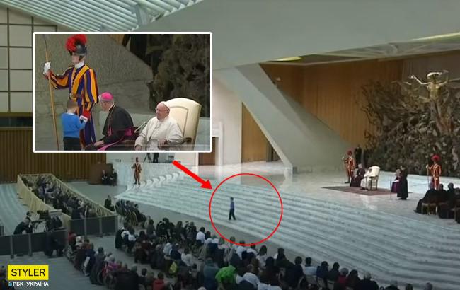 Посидів у кріслі понтифіка: дитина ледь не зірвала виступ Папи Римського