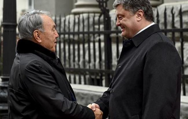 Порошенко и Назарбаев выступают за встречу в "нормандском формате" в Астане в конце января