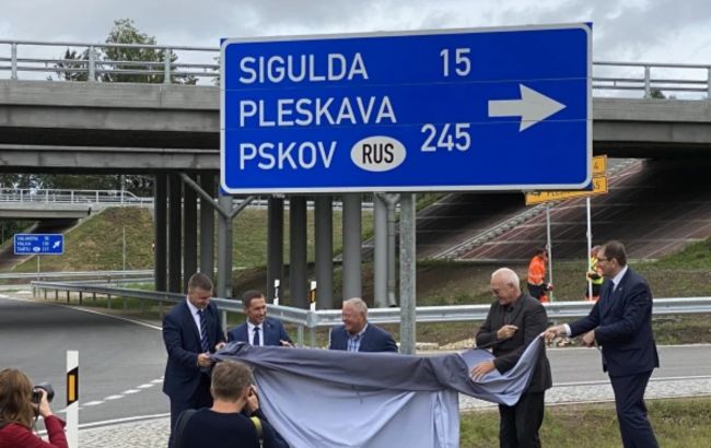 Латвія прибере з дорожніх знаків згадки про Росію та Білорусь
