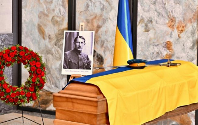 Коновалець повертається на рідну землю: Україна почала перепоховання голови ОУН