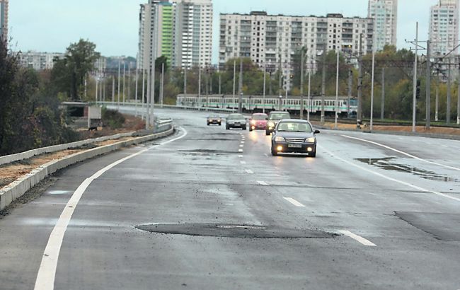 У Києві невідомі на авто обстріляли чоловіка