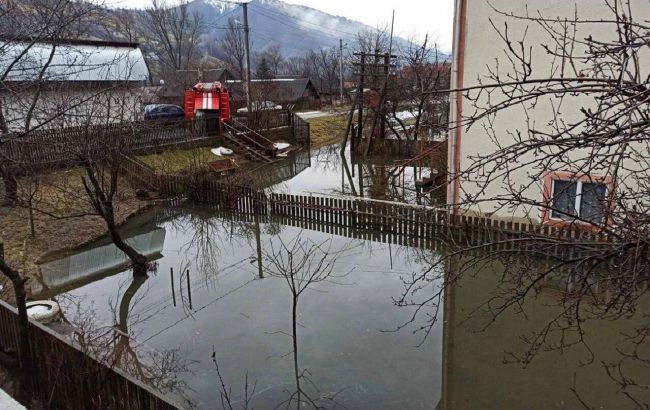 ДСНС попереджає про можливе затоплення автодоріг на Закарпатті