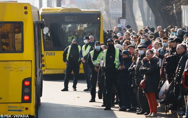 Полиция блокировала продажу спецбилетов на проезд в транспорте Киева