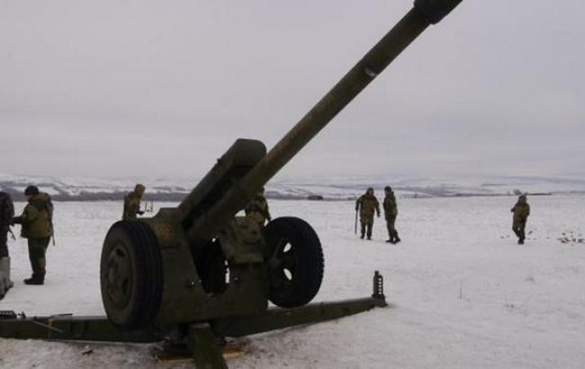 Боевики продолжают атаки под Дебальцево, силы АТО применили артиллерию, - Генштаб