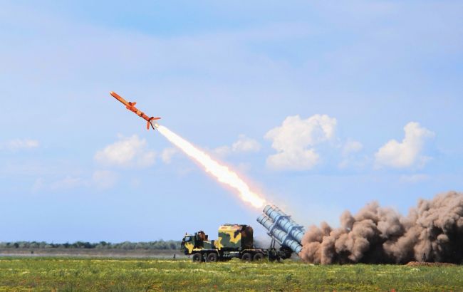 На озброєнні української армії з'явився ракетний комплекс "Нептун"