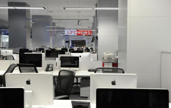 Следком РФ проводит обыск в офисе телеканала LifeNews