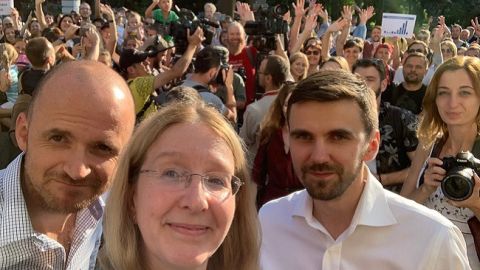 Уляна Супрун з битою в руках попрощалася з українцями: фото та відео