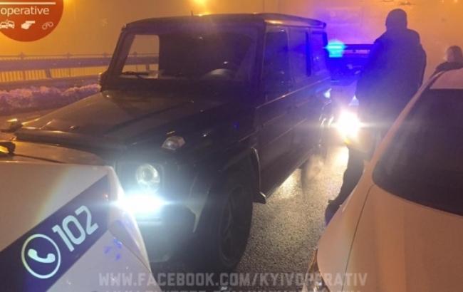 Догнали: в Киеве пьяный "депутат" протаранил 4 машины, включая полицейский Prius