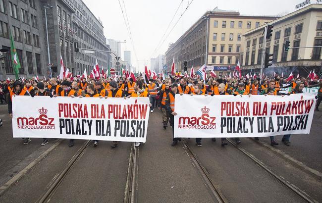 Марш в поддержку властей прошел в Варшаве