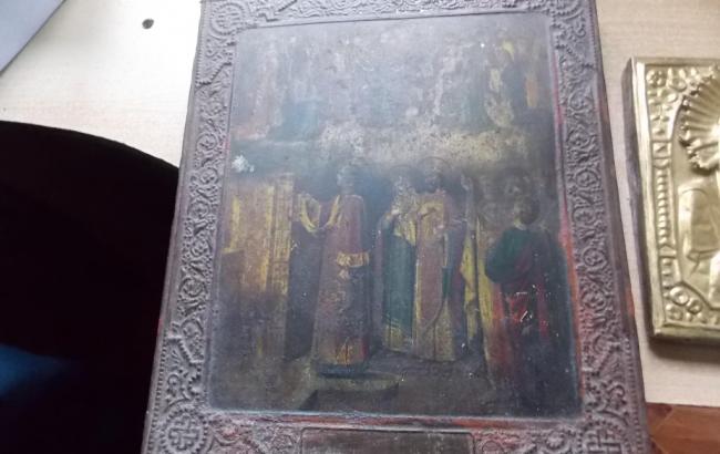 Контрабанда: украинец хотел вывезти в Россию старинные иконы