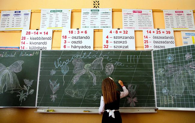Украинским школьникам будут выдавать документ об окончании начальной школы