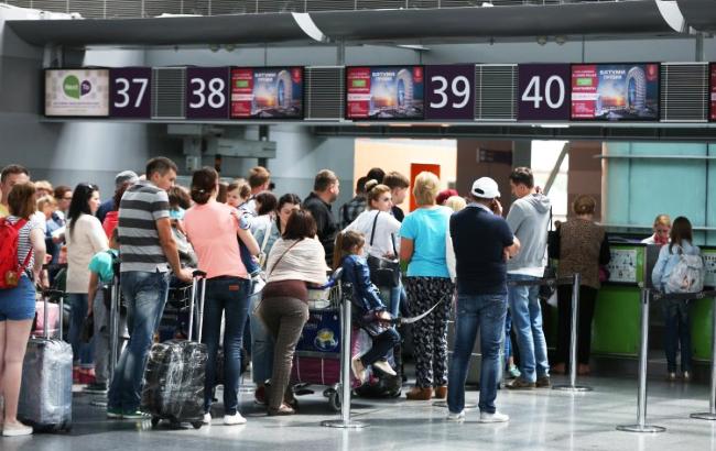 В Украине люди стали чаще летать за границу