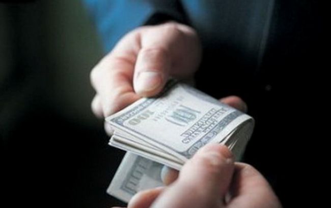 Прокуратура затримала на хабарі депутата облради, який займався запобіганням корупції