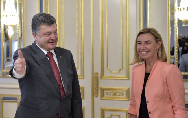 Порошенко і Могеріні обговорили надання Україні безвізового режиму