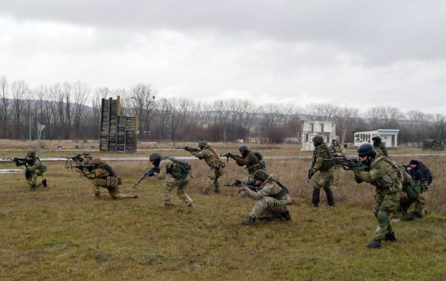 Американские инструкторы начали подготовку украинского спецназа