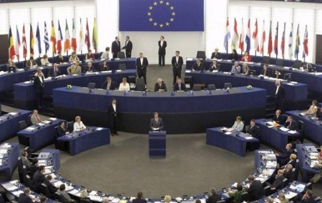 ЕС хочет исключить 3 украинских экс-чиновников из санкционного списка, - СМИ