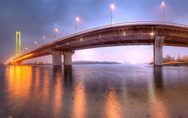 У Києві 24 березня буде обмежено рух транспорту Північним і Південним мостами