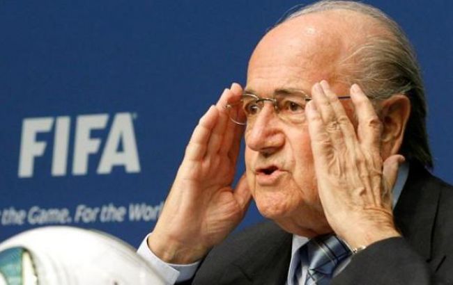 Блаттер звинуватив екс-президентів Німеччини та Франції у тиску на членів виконкому ФІФА