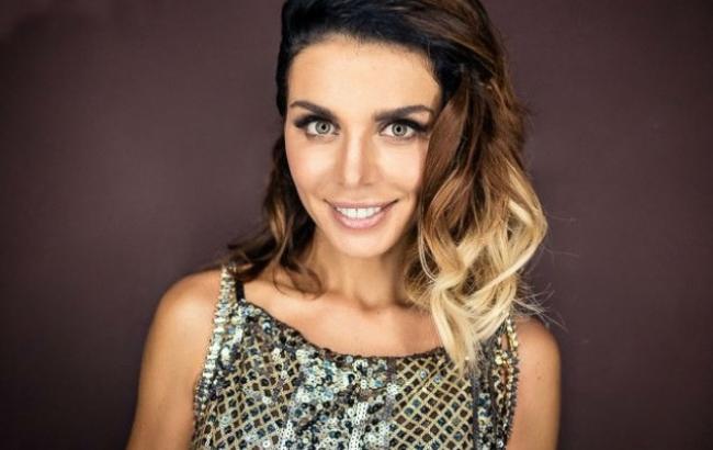 5-річна дочка Анни Седокової розчулила грою на барабанах