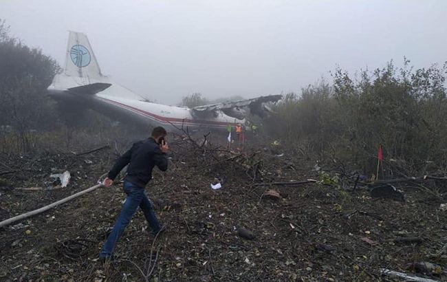 Стала известна причина аварийной посадки Ан-12 под Львовом