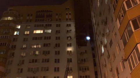 У Києві сталася масштабна пожежа в багатоповерхівці