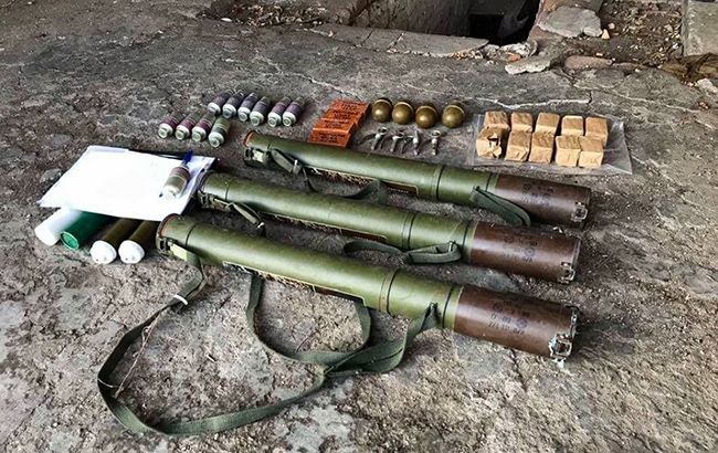 В Донецкой области обнаружили схрон с гранатометами