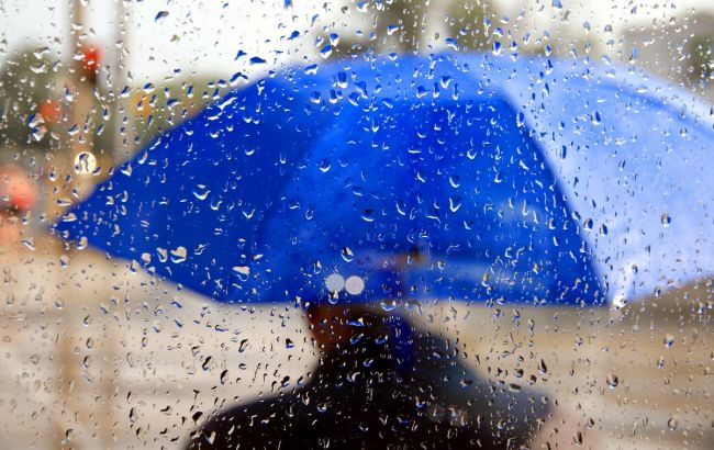 Погода на завтра: в Украине дожди с грозами, температура до +32