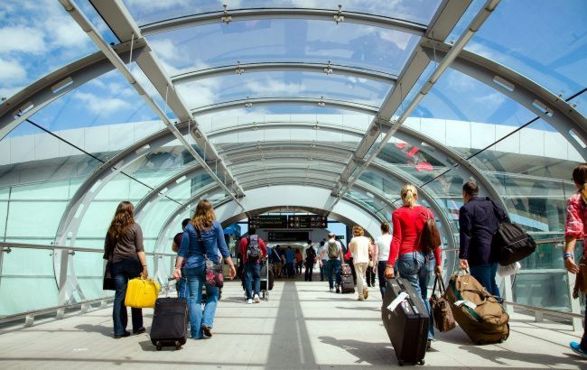 Азербайджан відкрив повітряний кордон для українців: що змінилося