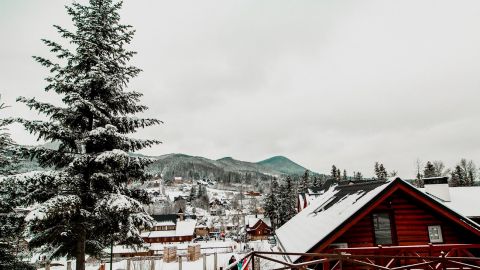Популярные курорты на уикенд: провести зимний отпуск в Карпатах станет проще