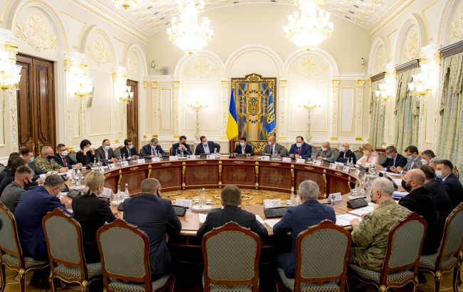 Більше 60% українців незадоволені діями влади по боротьбі з COVID-19