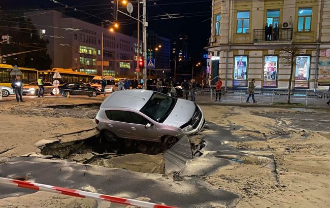 К ликвидации прорыва теплопровода в центре Киева ГСЧС не привлекали