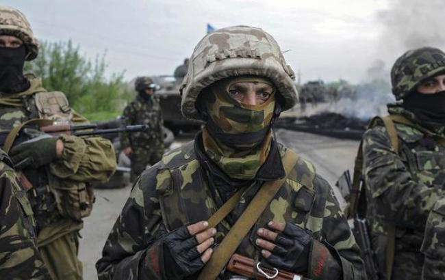 За сутки на Донбассе ликвидировано 100 боевиков, 180 ранено, - штаб АТО