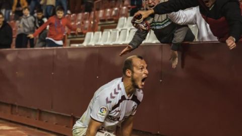 Зозулю затравили в Испании фанаты Путина: футболист резко ответил (видео)